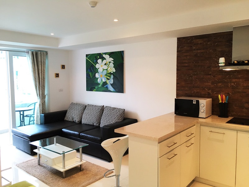 1 bedroom Condo in Kata, Thailand No. 8127