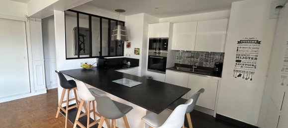 4 bedrooms Apartment in Versailles, France No. 291406 2