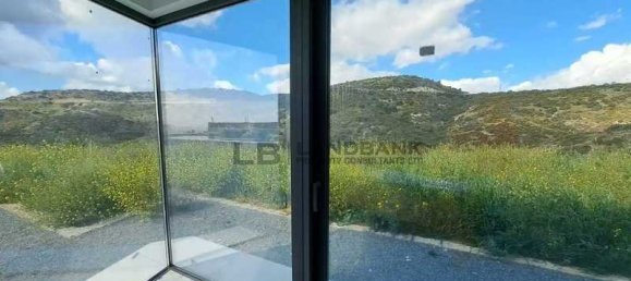 8 bedrooms House in Limassol, Cyprus No. 13736 11