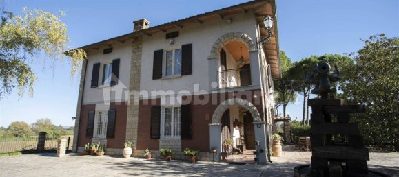 4 bedrooms Villa in Montepulciano, Italy No. 115610 3