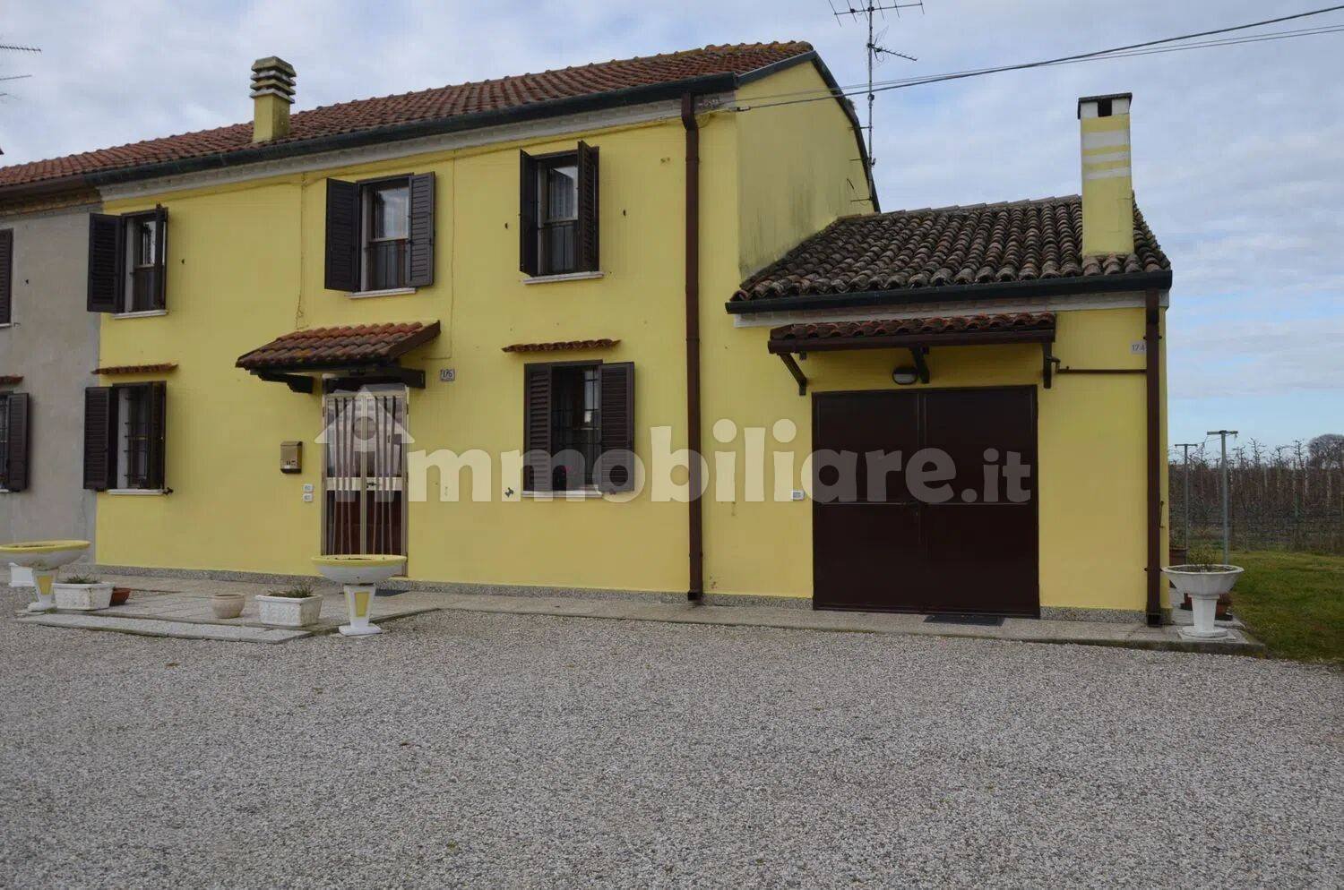 6 chambres Villa à Ferrara, Italy No. 65419