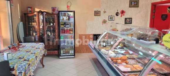 1-Zimmer Gewerbliche Immobilie in Mantua, Italy, Nr. 249057 2