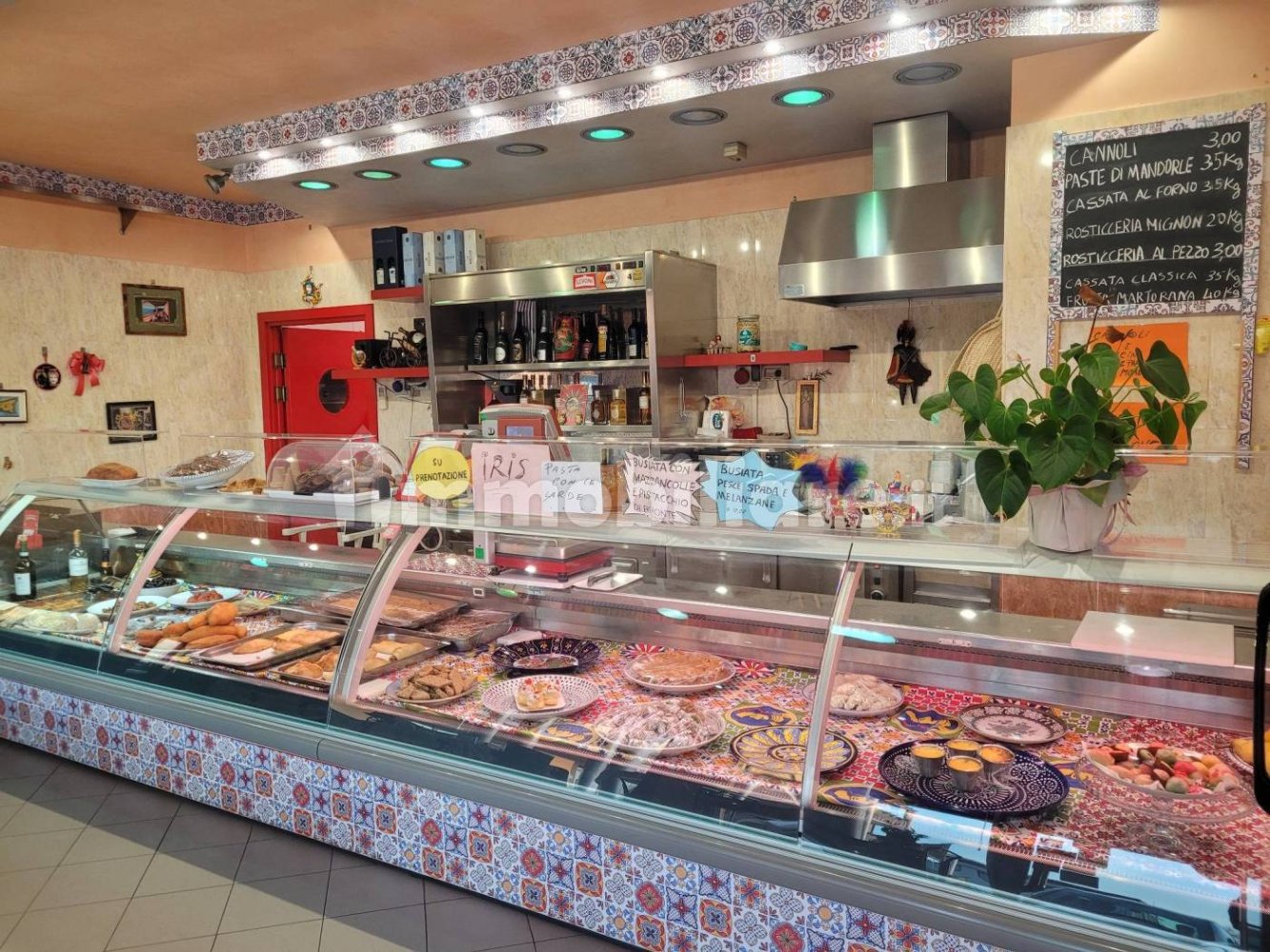 1-Zimmer Gewerbliche Immobilie in Mantua, Italy, Nr. 249057