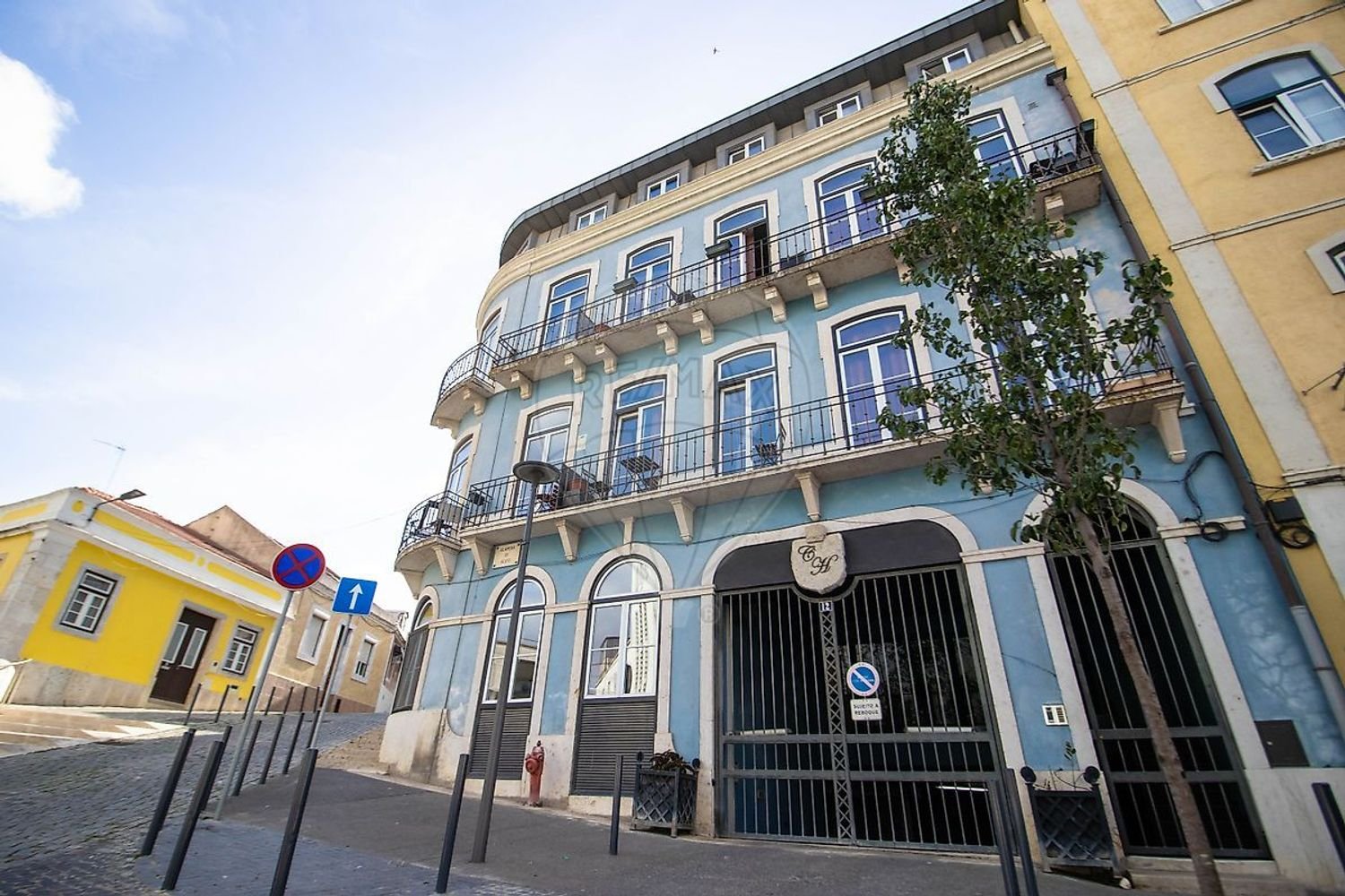 3 bedrooms Apartment in Lisbon, Portugal No. 128895