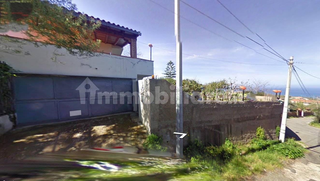 3 bedrooms Villa in Messina, Italy No. 39896