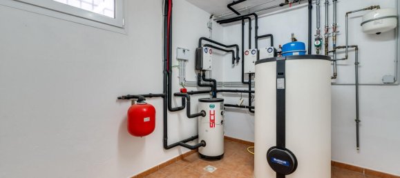 4 bedrooms Villa in Marbella, Spain No. 62653 25