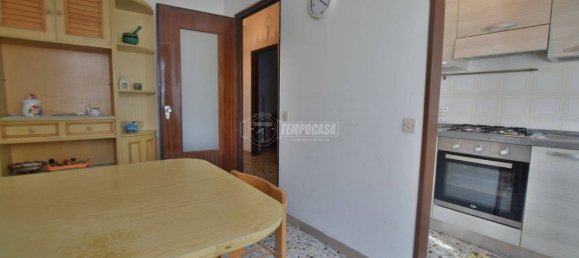 3 bedrooms Apartment in Matelica, Italy No. 153605 3