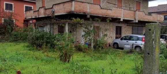 5 rooms Apartment in Valmontone, Italy No. 191092 4