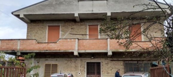 5 rooms Apartment in Valmontone, Italy No. 191092 5