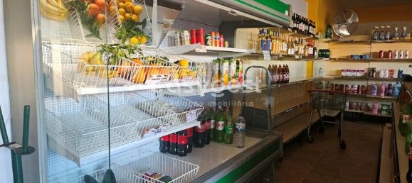 Gewerbliche Immobilie in Portimao, Portugal 97m², Nr. 39935 4