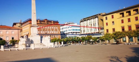 3 bedrooms Apartment in Massa, Italy No. 193027 31