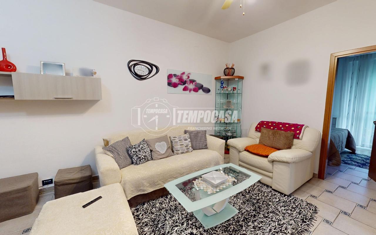 3غرفة شقة في Cinisello Balsamo, Italy رقم 150839