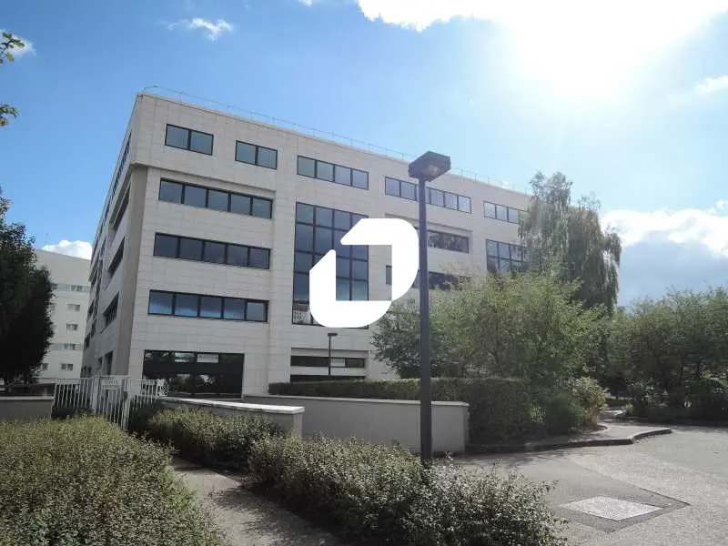 2380m² Office in Rungis, France No. 346123