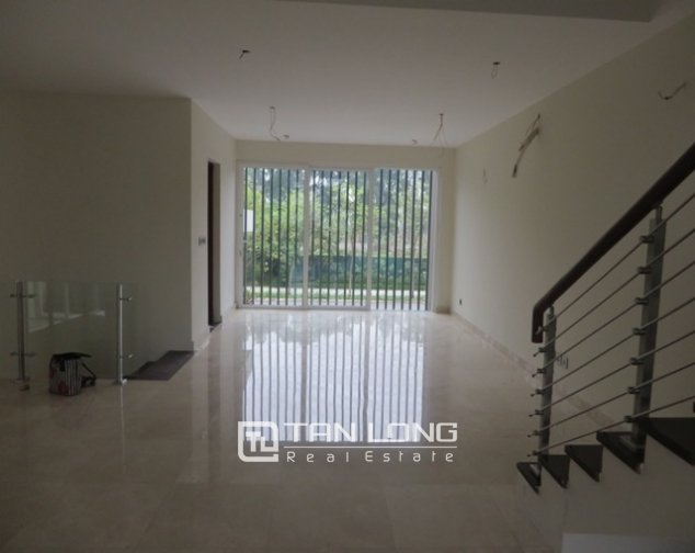 Вилла с 4 спальнями в Тэйхо, Вьетнам № 3281