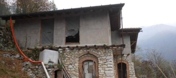 Studio in Vigano San Martino, Italy No. 172873 10