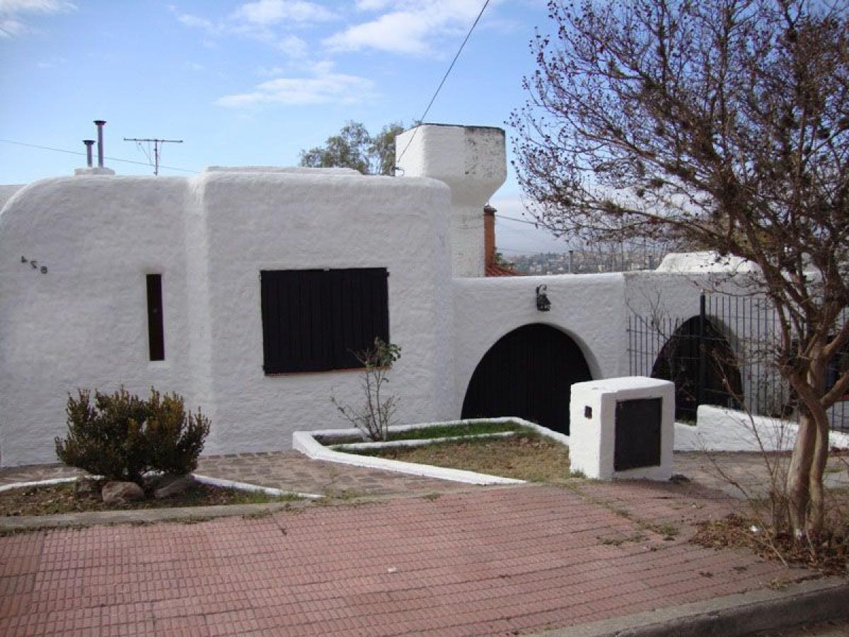 2 bedrooms House in Cordoba, Argentina No. 19317