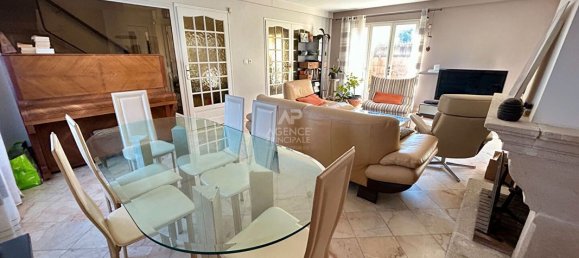 5 bedrooms House in Poissy, France No. 163582 2