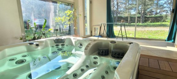 4 bedrooms House in Veauche, France No. 192369 4