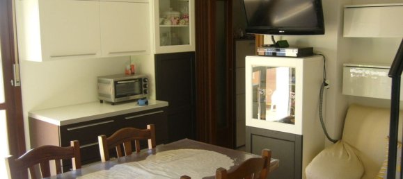 Квартира с 3 комнатами в Римини, Италия № 210240 3