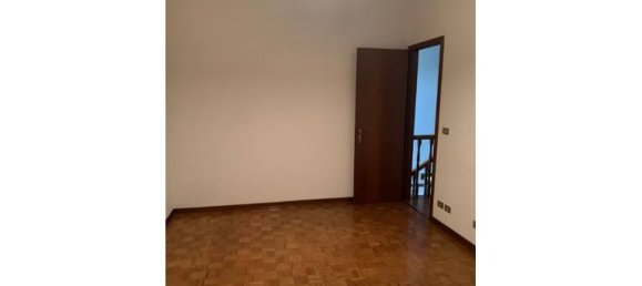 5 rooms House in Udine, Italy No. 253210 4
