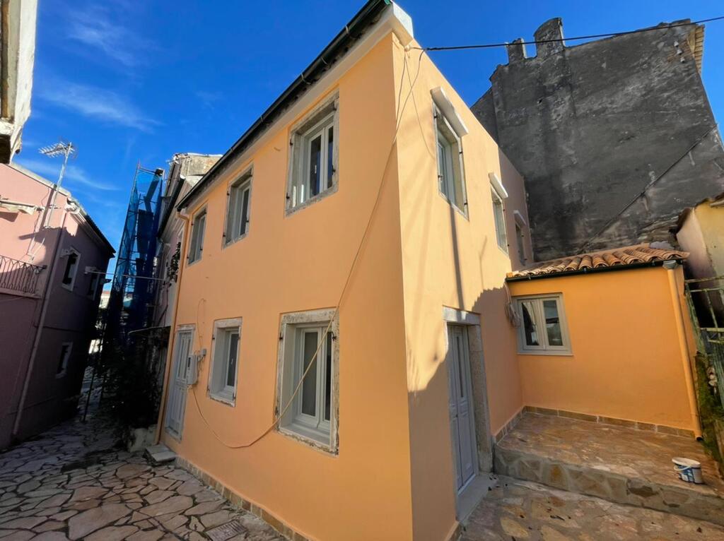 4 chambres house à vendre à Corfu, Central Corfu and Diapontian Islands, Corfu, Ionian Islands, Peloponnese, Western Greece and the Ionian, Greece № 103817