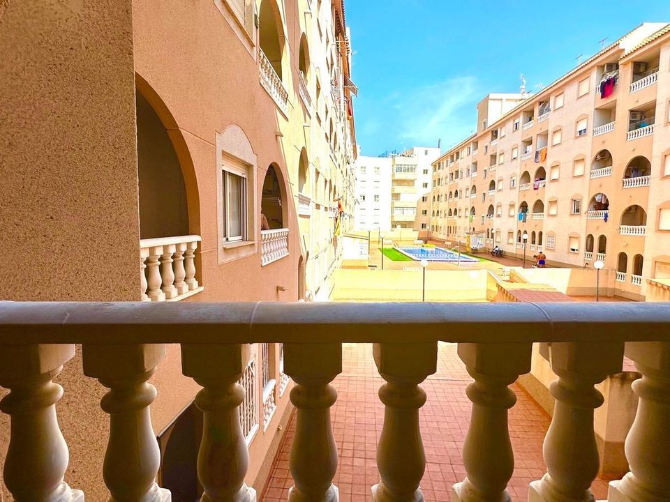 2 bedrooms Apartment in Torrevieja, Spain No. 281644