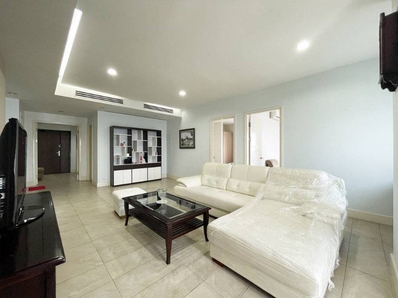4 bedrooms Apartment in Tay Ho, Vietnam No. 512