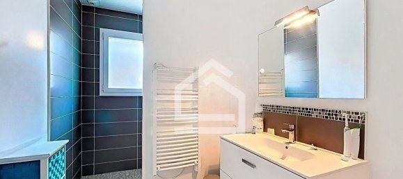 3 bedrooms Villa in Saint-Medard-en-Jalles, France No. 352190 7