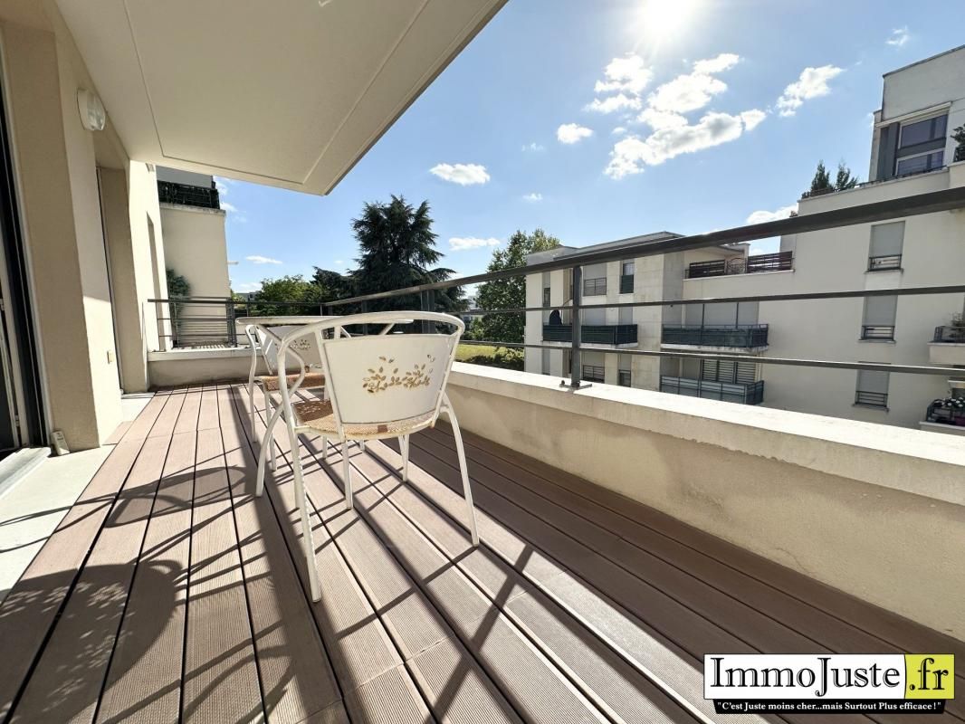 2 bedrooms Apartment in Elancourt, France No. 351642