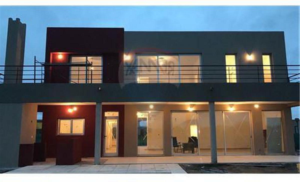 4 غرف نوم منزل في Escobar, Argentina رقم 4748