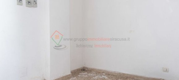 70 rooms Commercial property in Syracuse, Italy No. 246137 4