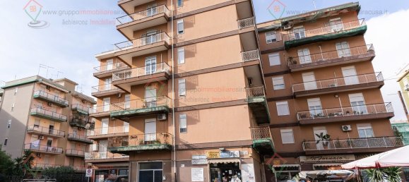 70 rooms Commercial property in Syracuse, Italy No. 246137 8