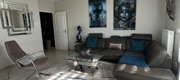 4 bedrooms Duplex in Montevrain, France No. 334536 2