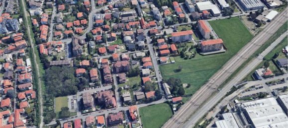 7 rooms Apartment in Saronno, Italy No. 299478 17