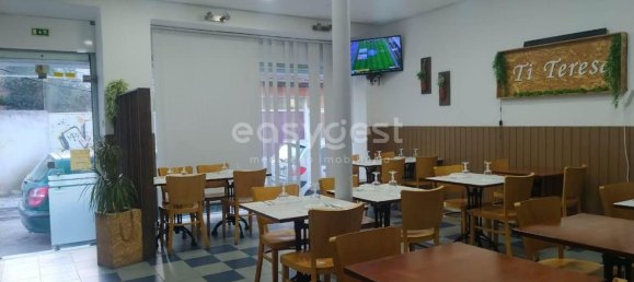 200m² Commercial property in Montijo, Portugal No. 68156 10