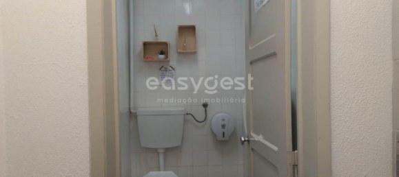 200m² Commercial property in Montijo, Portugal No. 68156 16