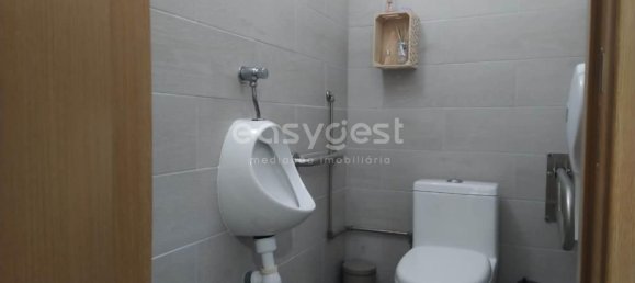 200m² Commercial property in Montijo, Portugal No. 68156 17