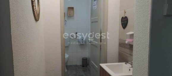 200m² Commercial property in Montijo, Portugal No. 68156 18