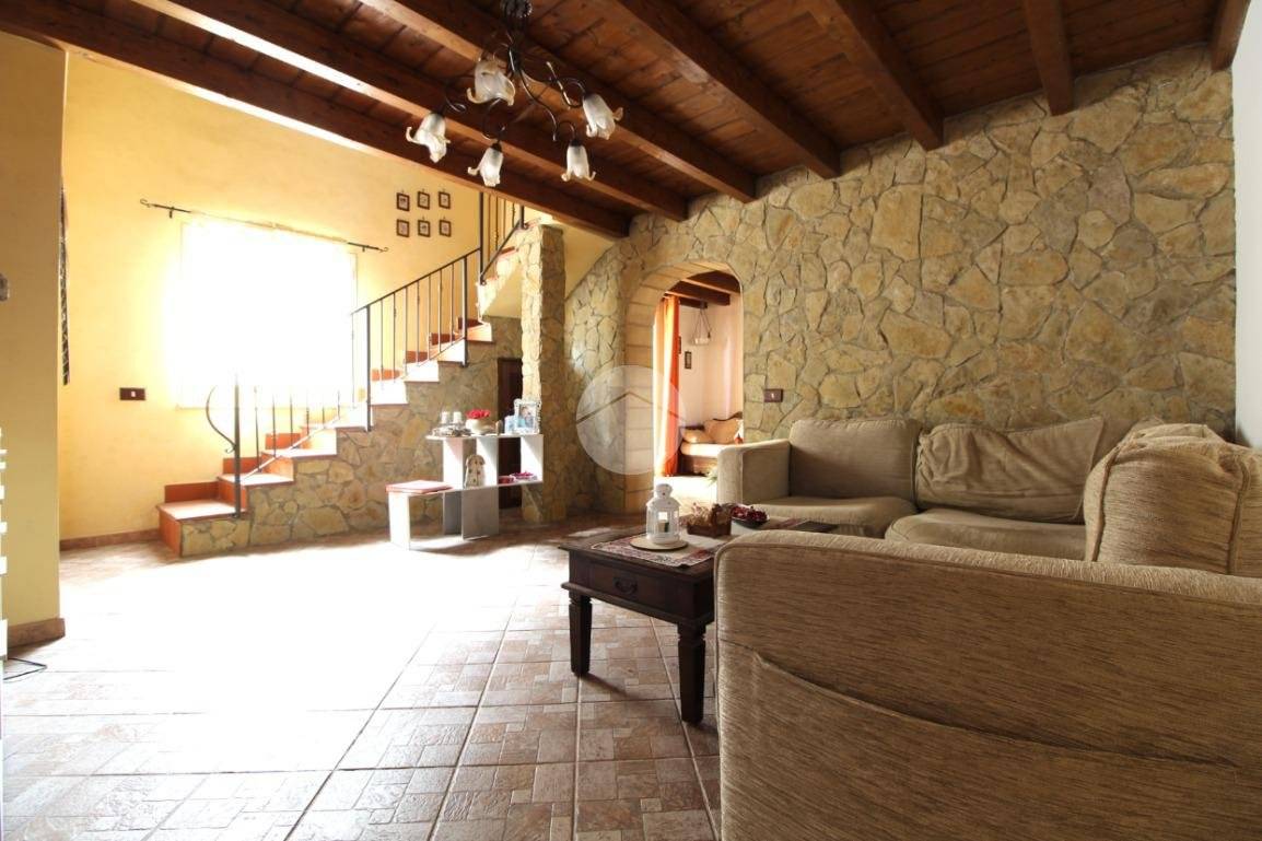 3 bedrooms Apartment in Palermo, Italy No. 142553