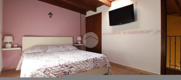 3 bedrooms Apartment in Palermo, Italy No. 142553 2