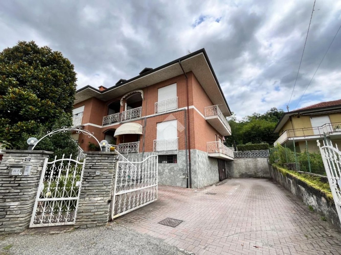 4 rooms Apartment in Castellamonte, Italy No. 284485