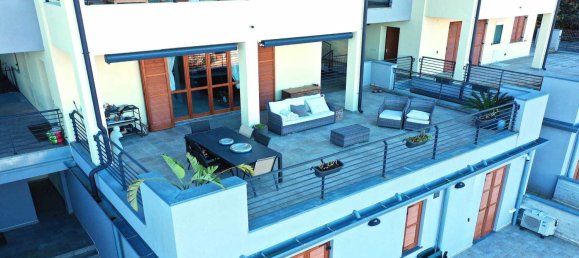 Apartamento de 2 dormitorios en Stresa, Italy No. 161349 11