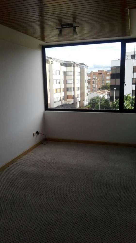 Casa de 3 dormitorios en Bogotá, Colombia No. 11250