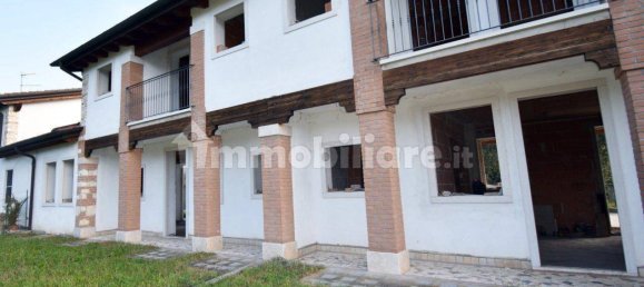 3 bedrooms House in Chiampo, Italy No. 89683 2