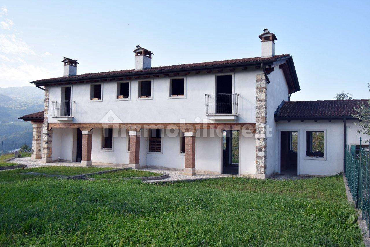 3 bedrooms House in Chiampo, Italy No. 89683