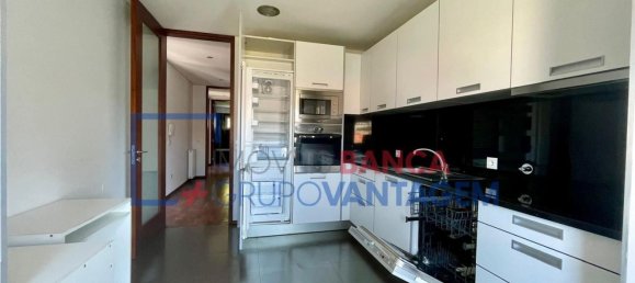 3 Schlafzimmer Wohnung in Porto, Portugal, Nr. 210825 7