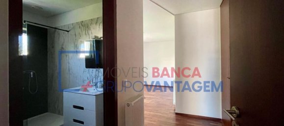 3 Schlafzimmer Wohnung in Porto, Portugal, Nr. 210825 24