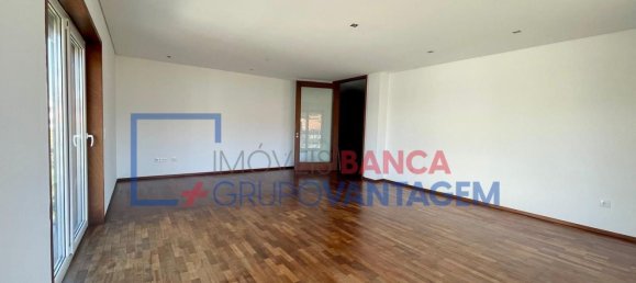 3 Schlafzimmer Wohnung in Porto, Portugal, Nr. 210825 11