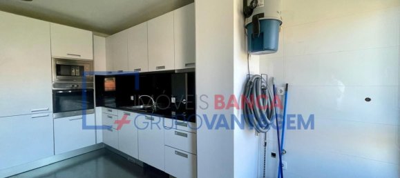 3 Schlafzimmer Wohnung in Porto, Portugal, Nr. 210825 9