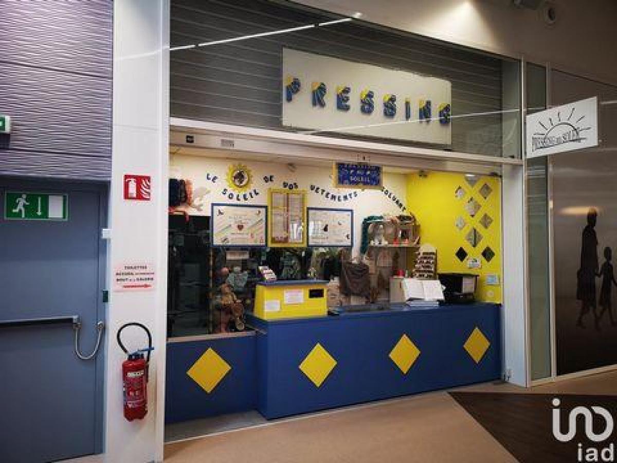 83m² Factory in Nemours, France No. 21253